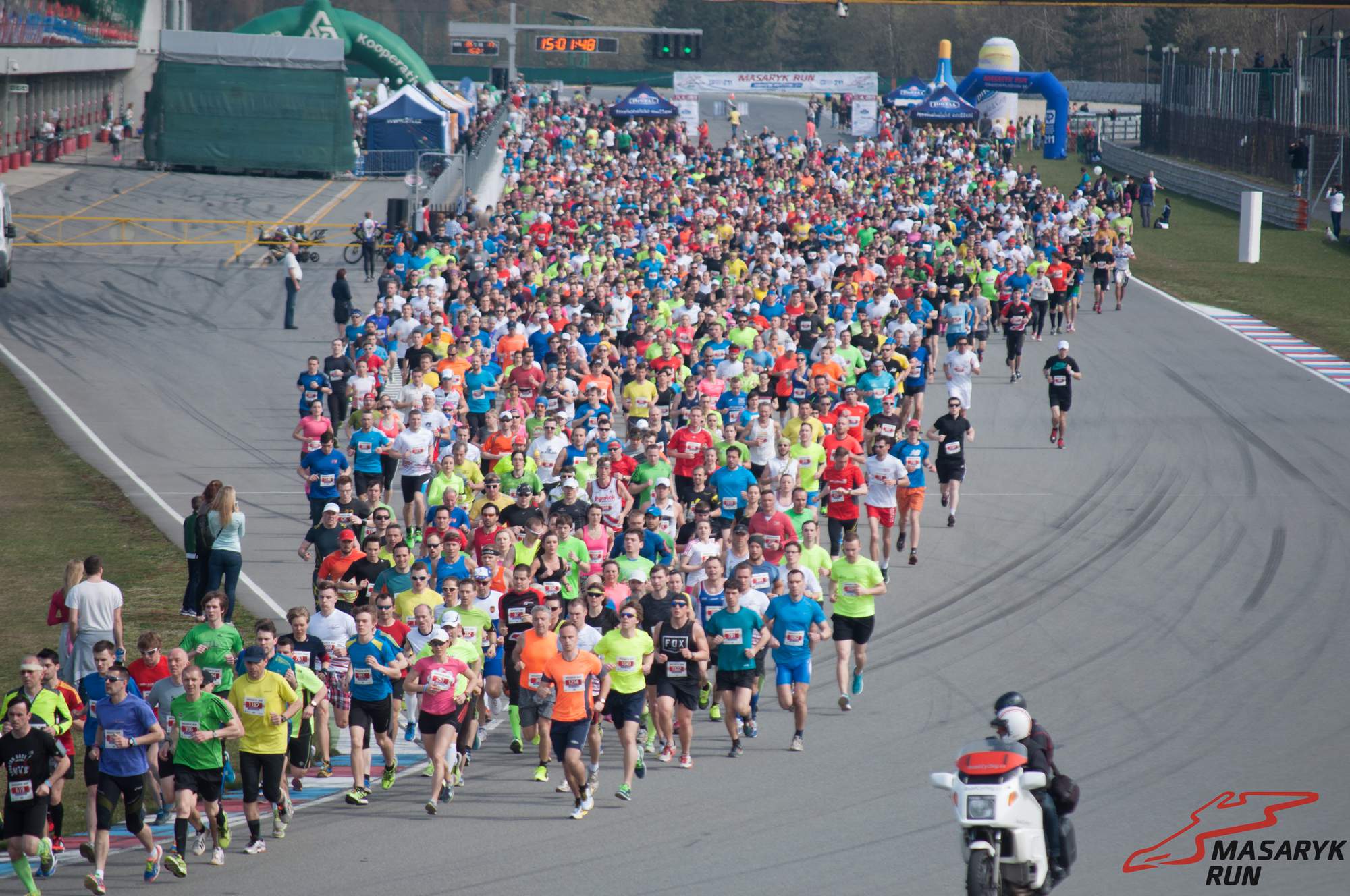 Masaryk run běžci